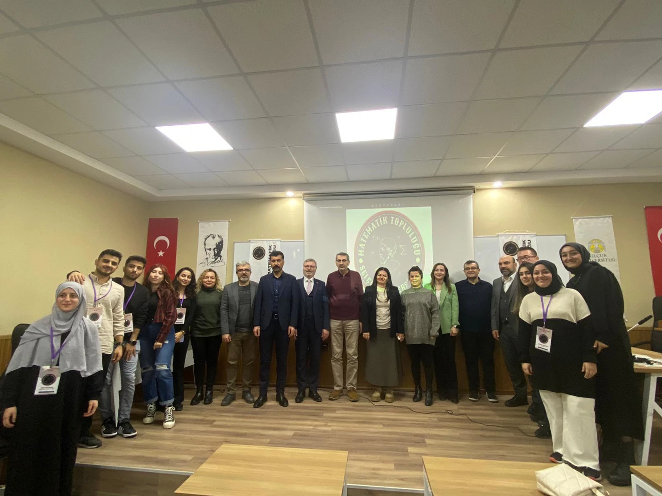 Matematik Topluluğunun düzenlemiş olduğu "Bölümümüz mezunları ile iş fırsatları” konulu konferans